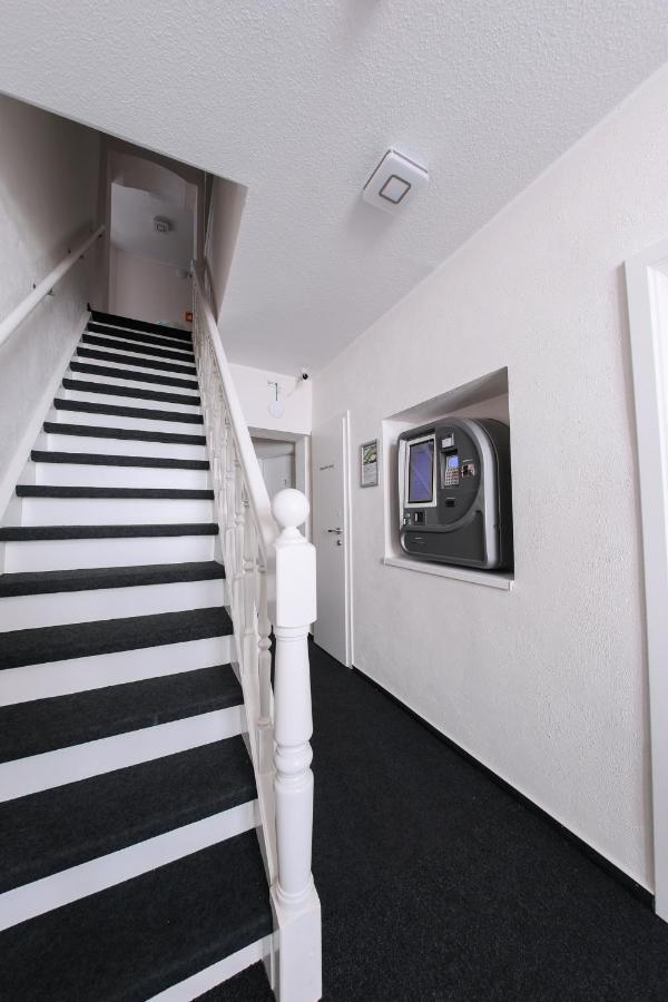 24/7 Selfcheckin Schmiedestrasse Leer Exterior foto