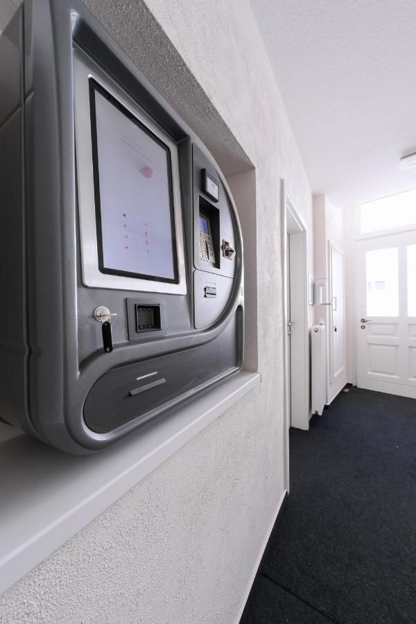 24/7 Selfcheckin Schmiedestrasse Leer Exterior foto